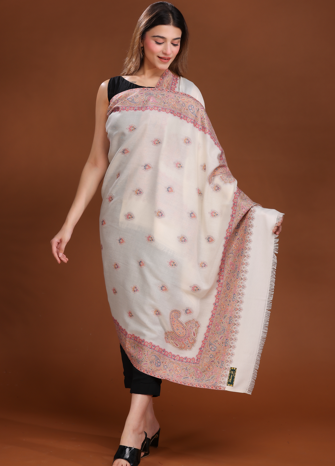 Kunj Buti Border Pure Wool Shawl