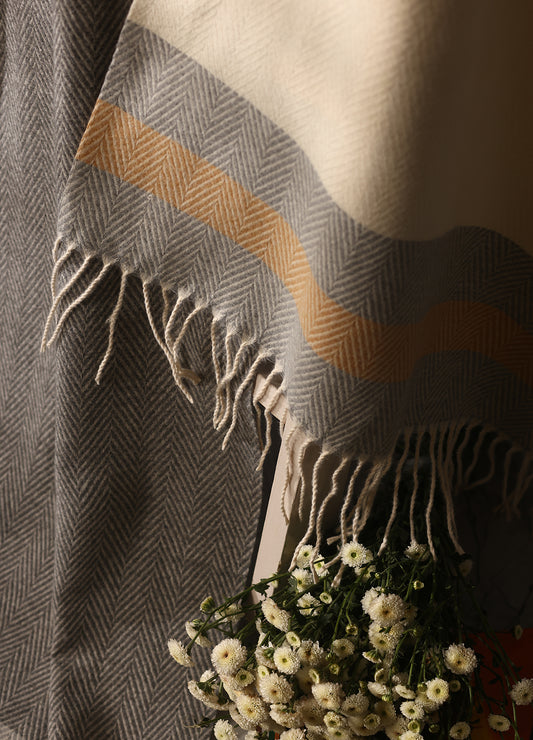 Classic Beige & Grey Cashmere Check Stole – Elegant Winter Essential