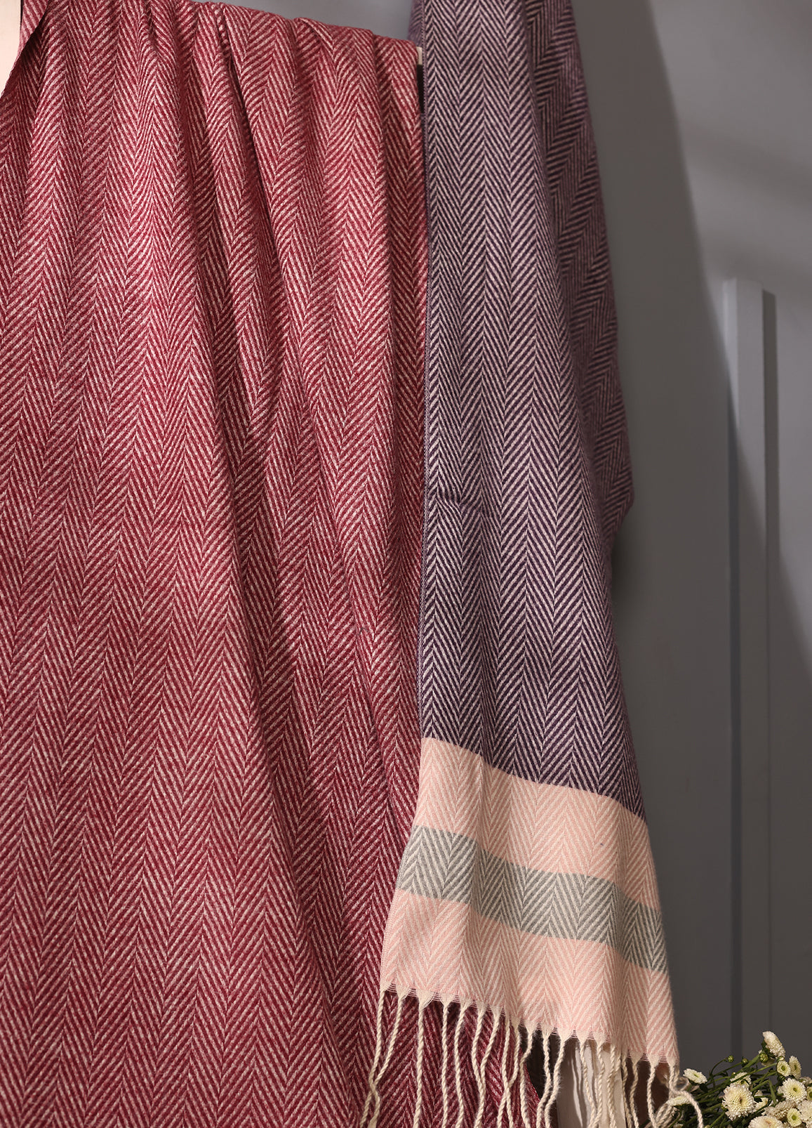 Classic Red & Purple Cashmere Check Stole – Rich Elegance for Winter