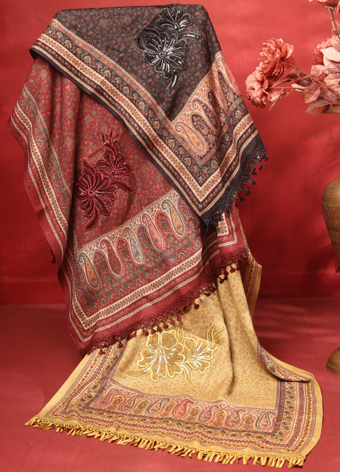 Makhmali Kani Print Stole With Antique Hand Work & Lace On The Palla