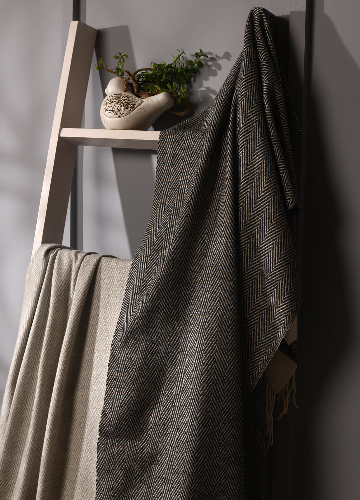 Cashmere Check Stole in Beige & Grey – Timeless Soft Luxury