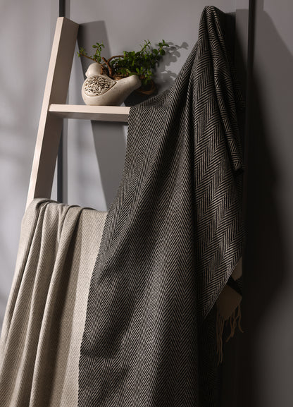 Cashmere Check Stole in Beige & Grey – Timeless Soft Luxury