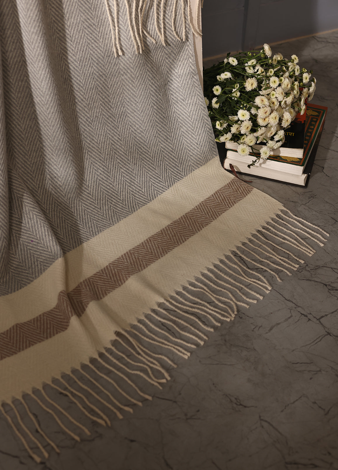 Cashmere Check Stole in Beige & Grey – Timeless Soft Luxury