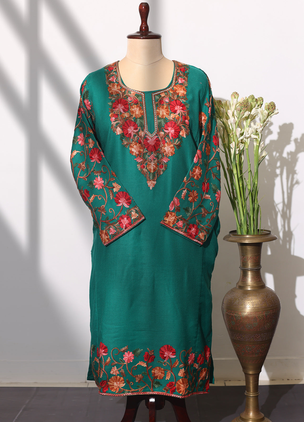 Chinar Neck & Arm Aari Embroidered Green Kashmiri Pheran