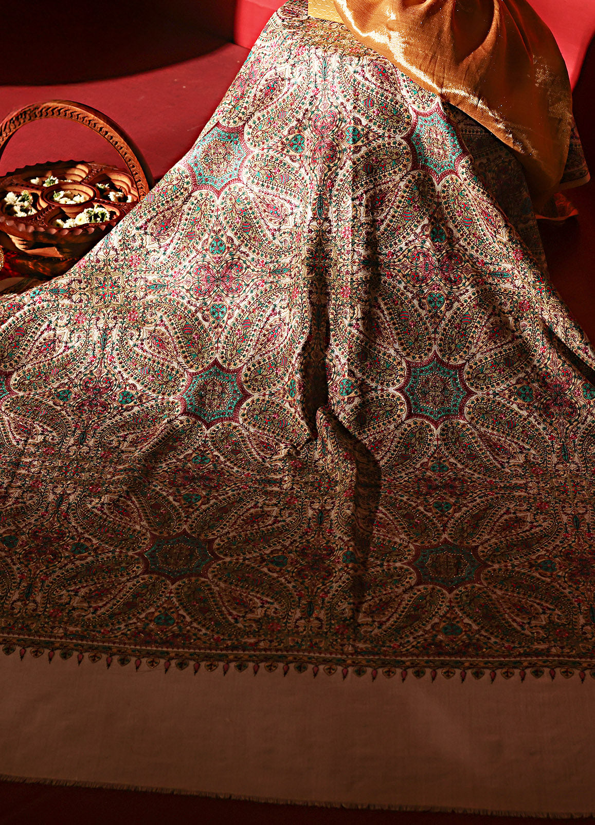 Embroidered Fine Wool Men’s Dusala – Classic Kashmiri Shawl