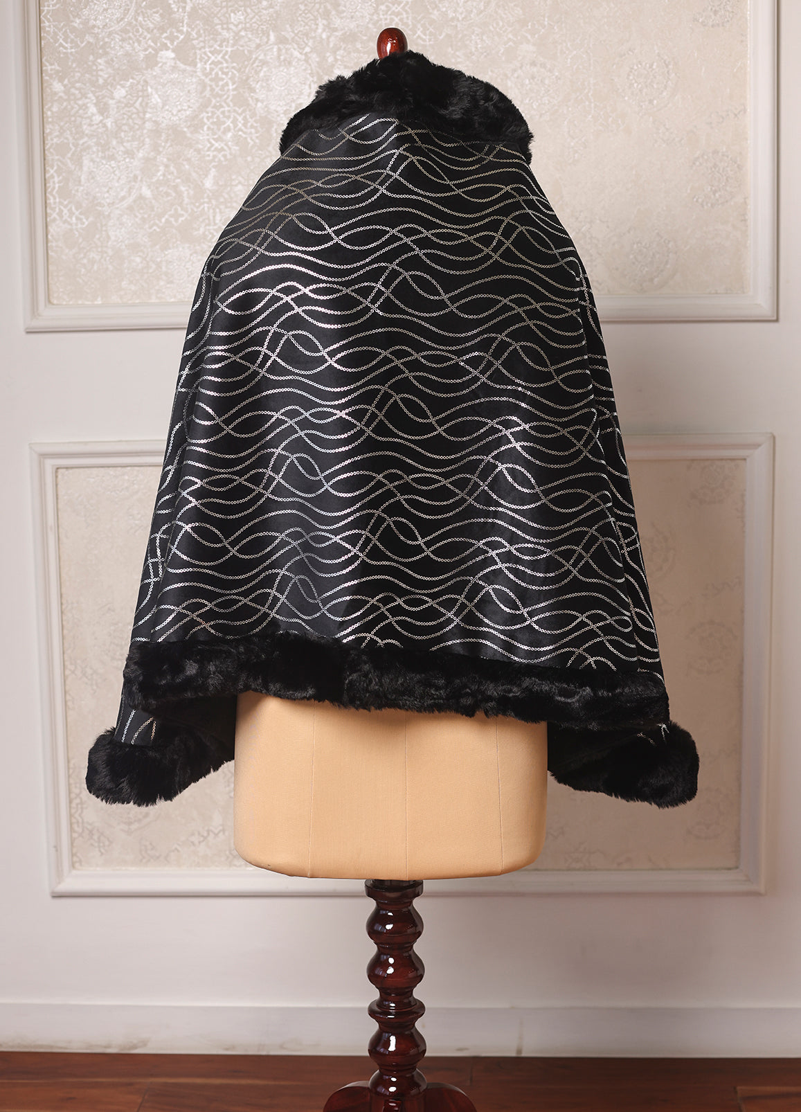 Women’s Faux Fur Collar Knit Open-Front Poncho