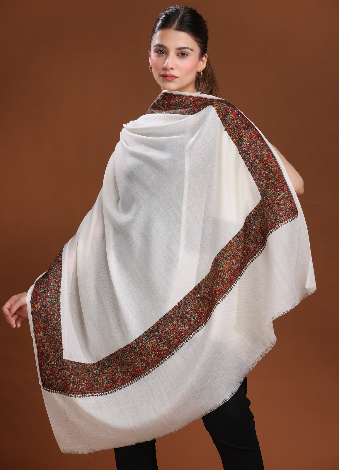 Noorani Kashmiri Border Pure Wool Aari Shawl