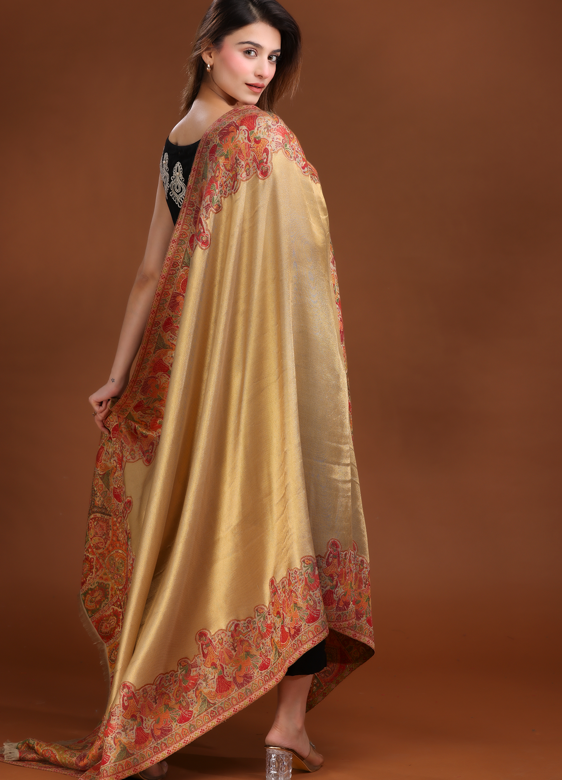 Nayaab Moonlight Border Shawl